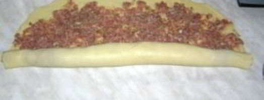 рулет из слоеного теста. Шаг 6