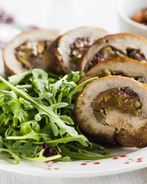 Рулет из свинины с яблоками