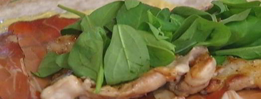 рулетики из лаваша с курицей, ветчиной и шпинатом. Шаг 8