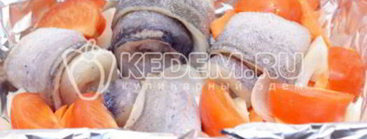 рулетики из рыбы запеченные с овощами. Шаг 5