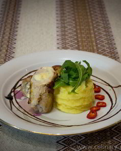 Рулетики из свинины в беконе с сыром дор-блю