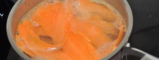 рулетики из теста фило с молодым кабачком и морковью. Шаг 3