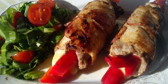 Рулетики с сыром и перцем