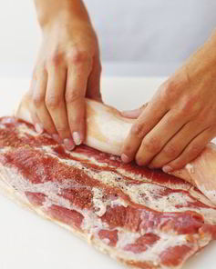 Рулеты из грудинки