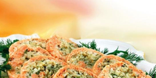 Рыбный рулет с луком