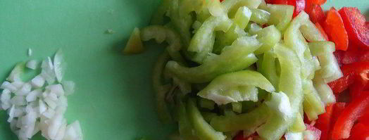 свиные рулетики со сладким перцем под базиликом. Шаг 4