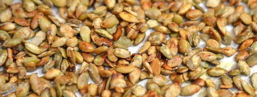 тыквенный рулет с карамелизированными тыквенными семечками. Шаг 18