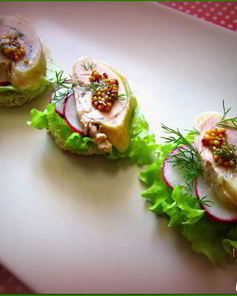 Закусочный куриный рулет