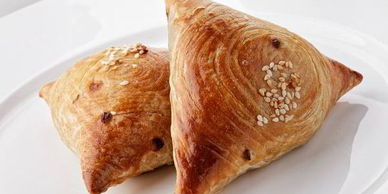 Хрустящая и сочная самса с бараниной