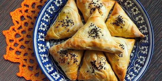 Самса из слоеного дрожжевого теста