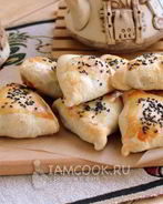 Самса из слоеного теста