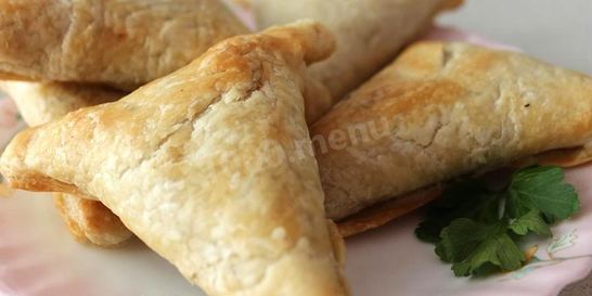 Самса с сыром из слоеного теста