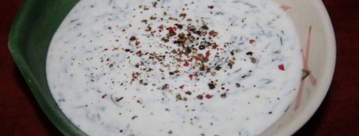 бородинские сухарики со сметанно-кефирным соусом с чесноком. Шаг 4