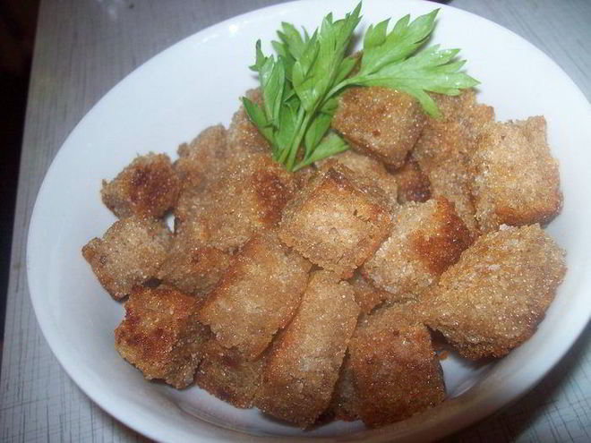 Рецепт чесночно-лимонных сухарики для салатов