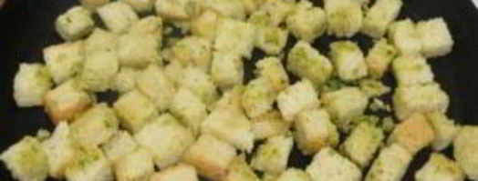 луковые сухарики к салатам и супам. Шаг 6