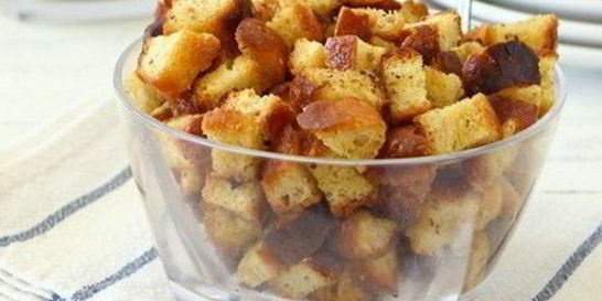 Пикантные сухарики с базиликом