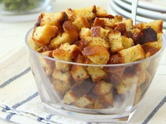 Рецепт пикантных сухариков с базиликом