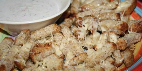 Пшеничные сухарики с сыром