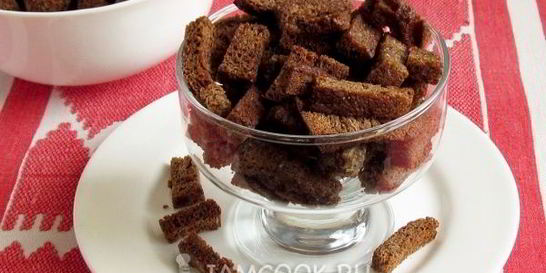 Ржаные сухарики с чесноком