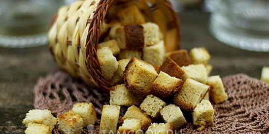 Сухарики чесночные