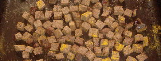 сухарики из черного хлеба со специями и базиликом. Шаг 3