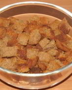 Сухарики из черного хлеба в духовке