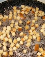 Сухарики на сковороде