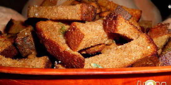 Сухарики ржаные с чесноком