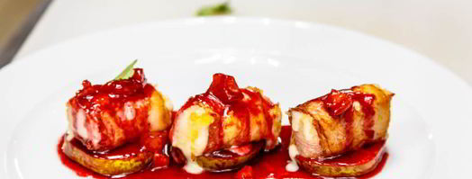 сулугуни, запеченный в беконе на груше. Шаг 9