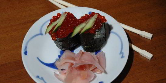 Суши-лодочки с икрой