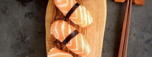 суши нигири и гунканы с лососем. Шаг 14