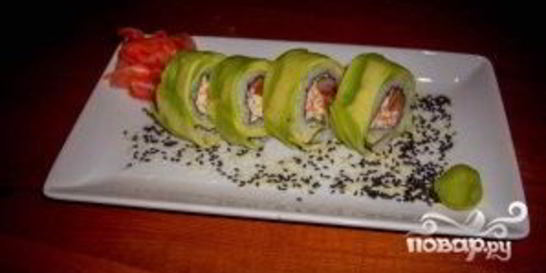 Суши с авокадо