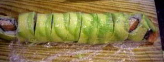 суши с авокадо. Шаг 4