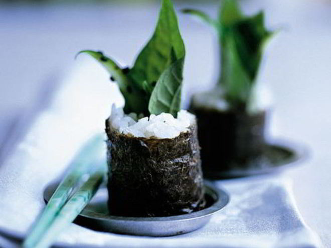 Рецепт суш с салатом из водорослей