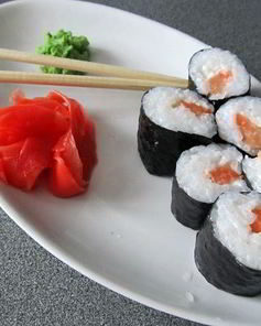 Суши с семгой