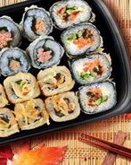 Суши с угрем и авокадо