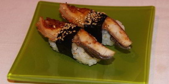 Суши с угрем