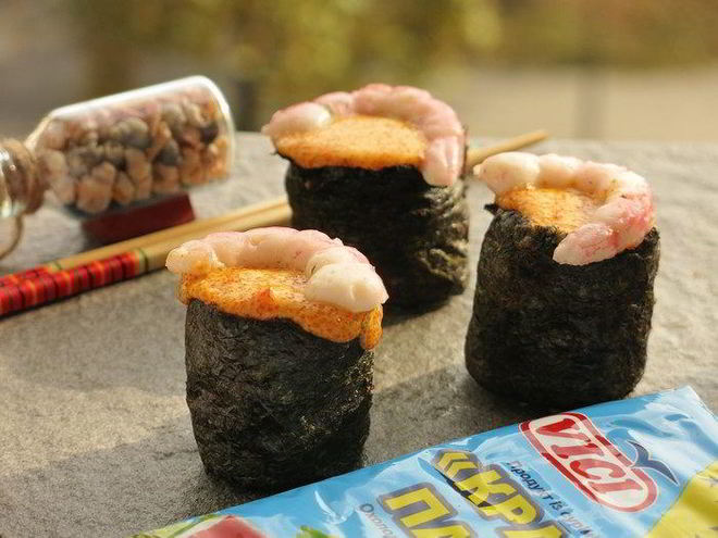 Рецепт суш, запеченных со спайси соусом с крабовыми палочками