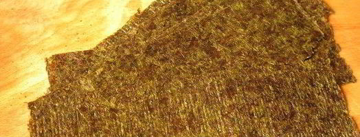 суши, запеченные со спайси соусом с крабовыми палочками. Шаг 5