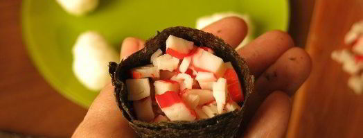 суши, запеченные со спайси соусом с крабовыми палочками. Шаг 8