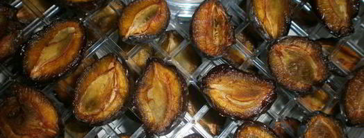 сушка слив в электросушилке. Шаг 8