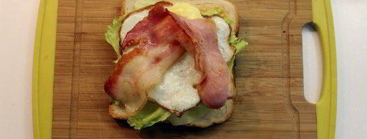 клаб-сэндвич с беконом, яйцом и сыром. Шаг 7