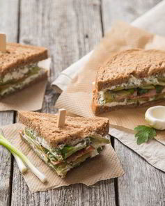 Сэндвич с фетой и беконом