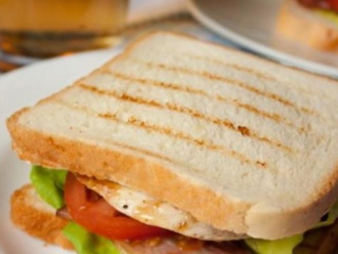 Рецепт сэндвича с курицей и беконом