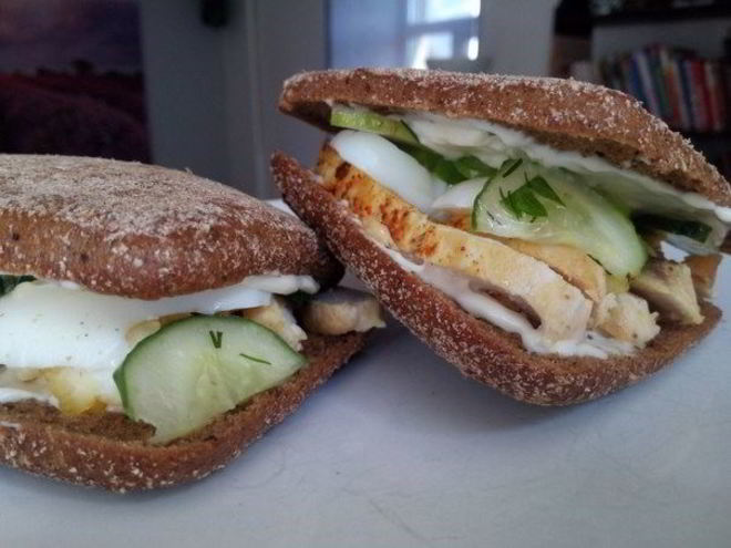 Рецепт сэндвича с курицей и яйцом