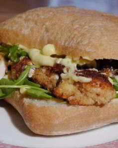 Сэндвич с курицей в сырной корочке