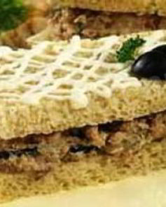 Сэндвич с пастой из сардин и сыра