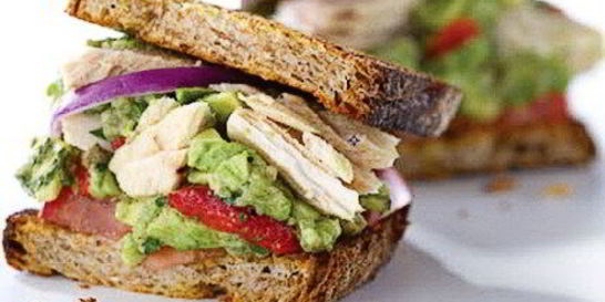 Сэндвич с тунцом и авокадо