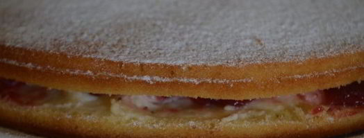 сэндвич виктория с клубничным джемом и сливочным кремом. Шаг 15