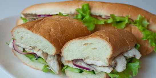 Сэндвичи с курицей и маринованным цуккини